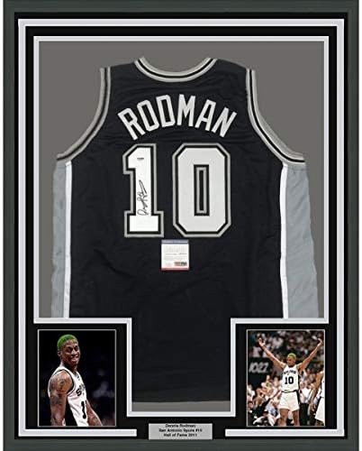 Çerçeveli İmzalı / İmzalı Dennis Rodman 33x42 San Antonio Siyah Basketbol Forması PSA / DNA COA